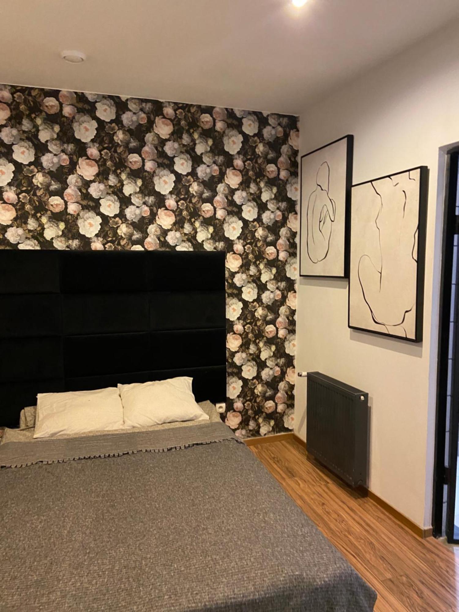 Gold 3 Apartment